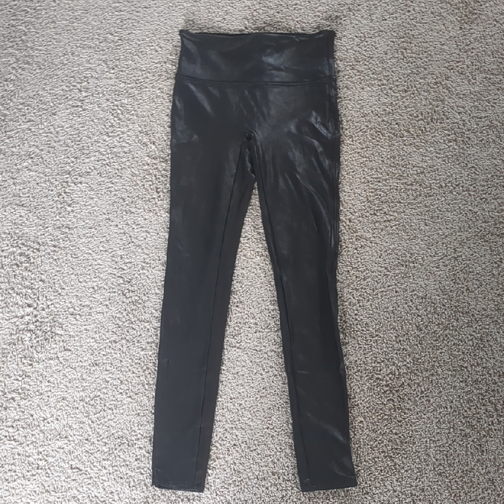 SPANX Black Leggings with Red Accent